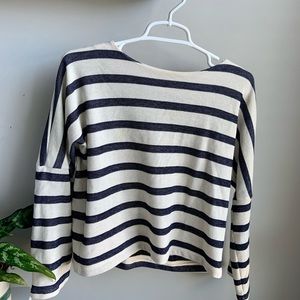 3/4 sleeved, cropped top